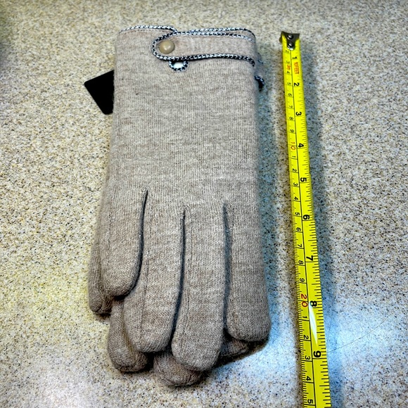 HOUNDSTOOTH GLOVES 🧤 BEIGE BLACK / WHITE LOVE ❤️ THE LITTLE TOUCH HOUNDSTOOTH. - Picture 2 of 9